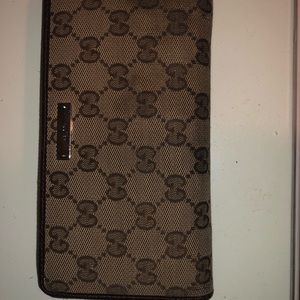 Authentic Gucci wallet